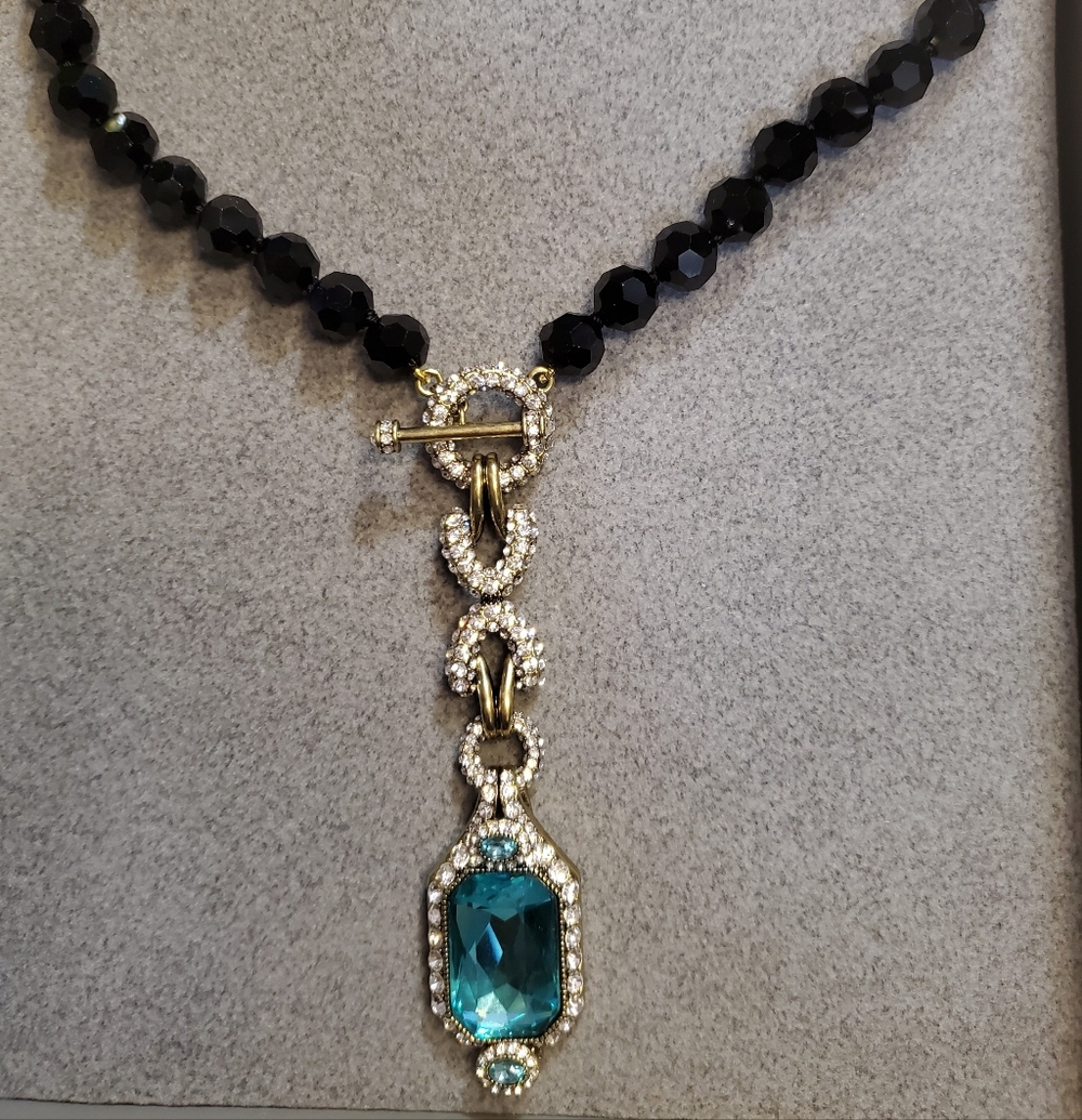 HEIDI DAUS NECKLACE BLUE TOPAZ W/BLACK SPINEL BEADS